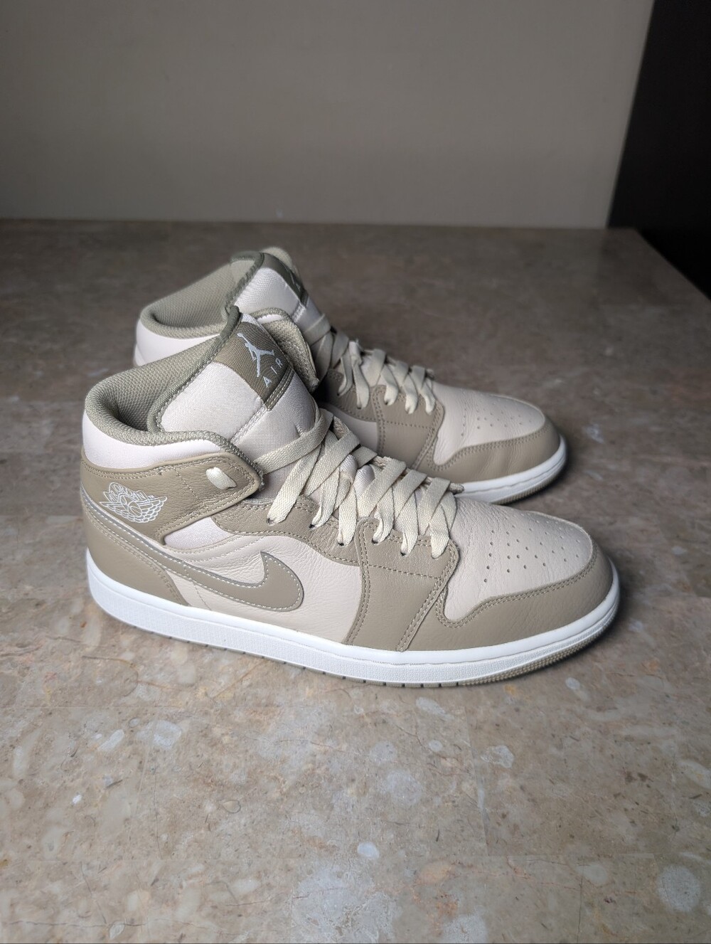 Nike Air Jordan 1 Mid 'Lined' College Basketball Shoes #HF4830-203 Men's Size 10